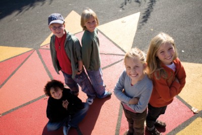 Grundschule Kinder auf Stern